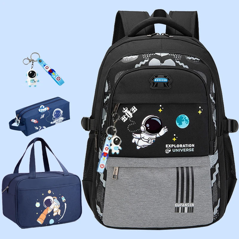 Schulthek –  Set Astronaut mit Lunchbox, Etui und Anhänger