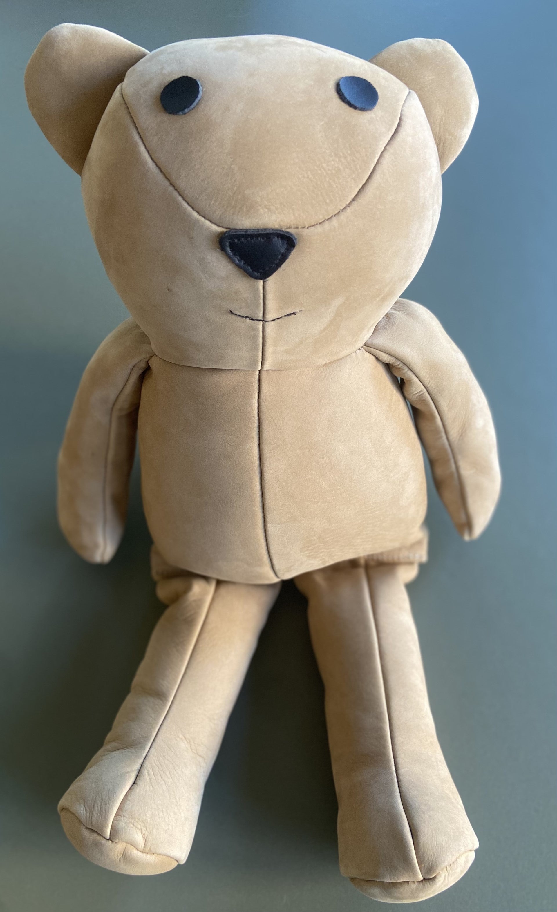 Handgemachter Teddybär aus echtem Leder